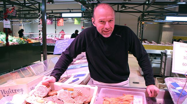 Photo de commerçant sur un marché