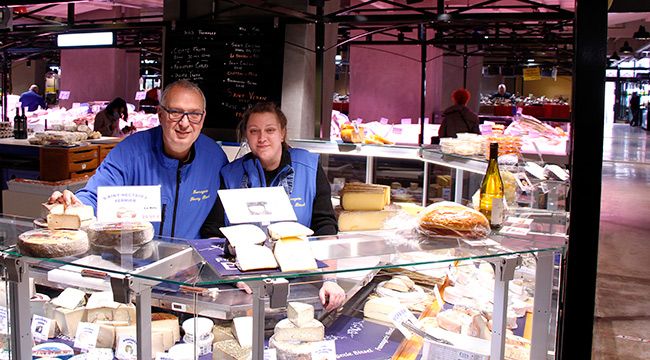 Photo de commerçant sur un marché