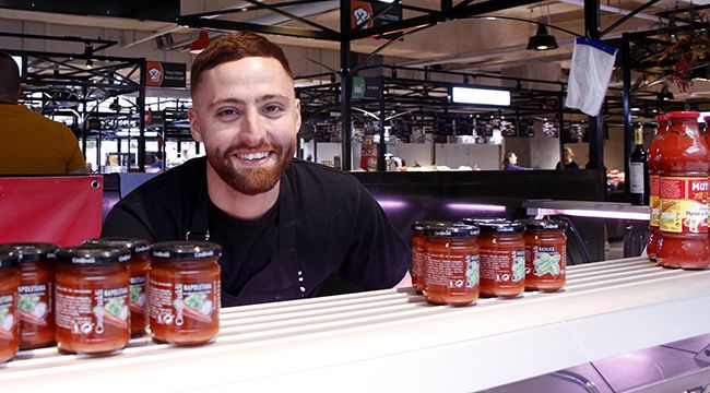 Photo de commerçant sur un marché