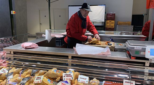 Photo de commerçant sur un marché