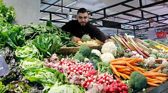 Photo de commerçant sur un marché