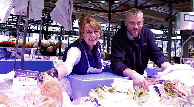 Photo de commerçant sur un marché