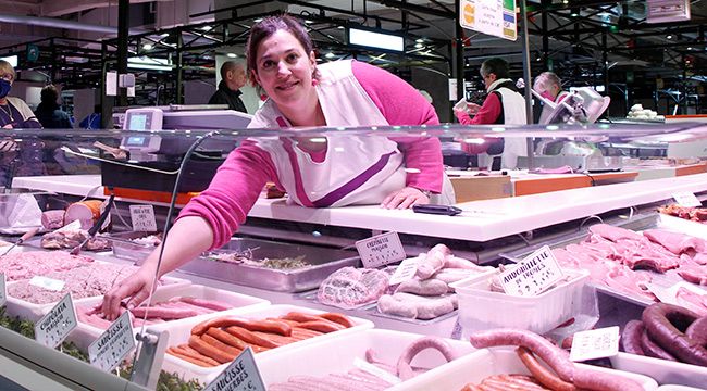 Photo de commerçant sur un marché